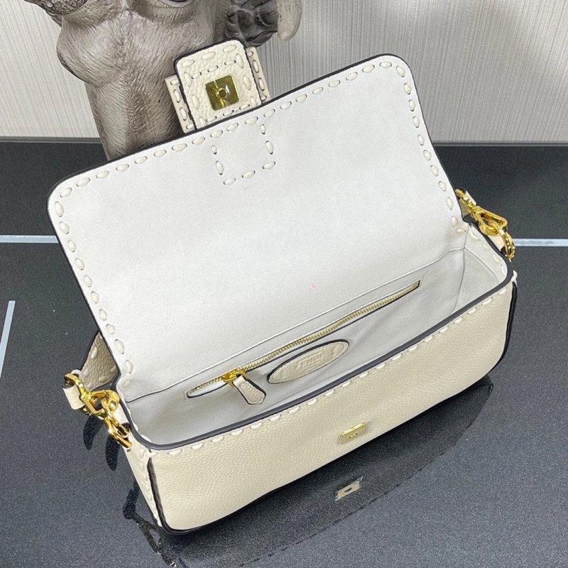 Fendi Baguette Bags 4220D-0004