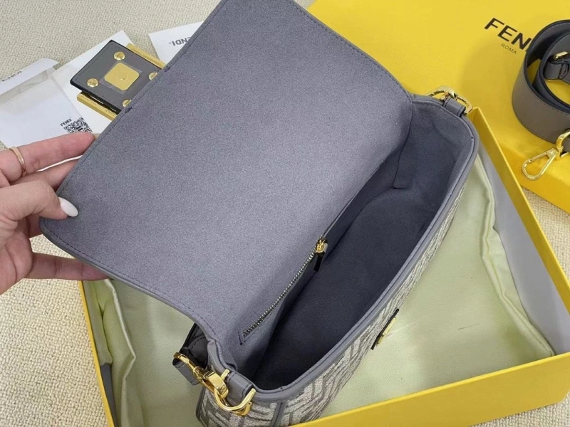 Fendi Baguette Bags 4220D-0015