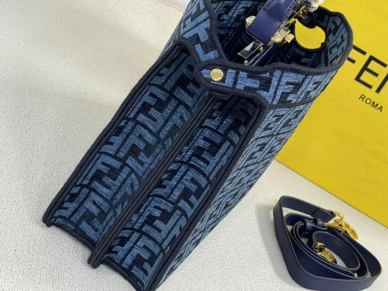 Fendi Top Handle Bags 4220D-0019