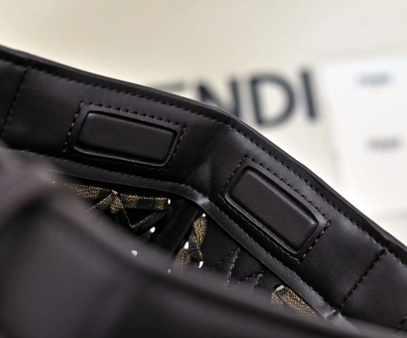 Fendi Shopping Bags 4220D-0102