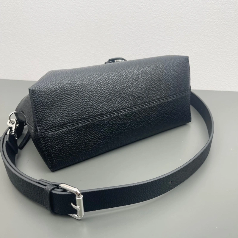 Fendi Top Handle Bags 4220D-0131