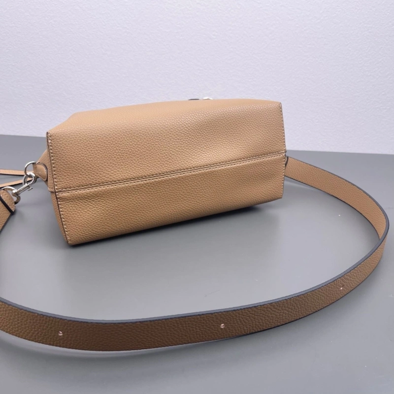 Fendi Top Handle Bags 4220D-0132