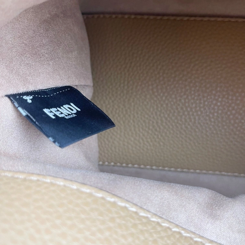 Fendi Top Handle Bags 4220D-0132