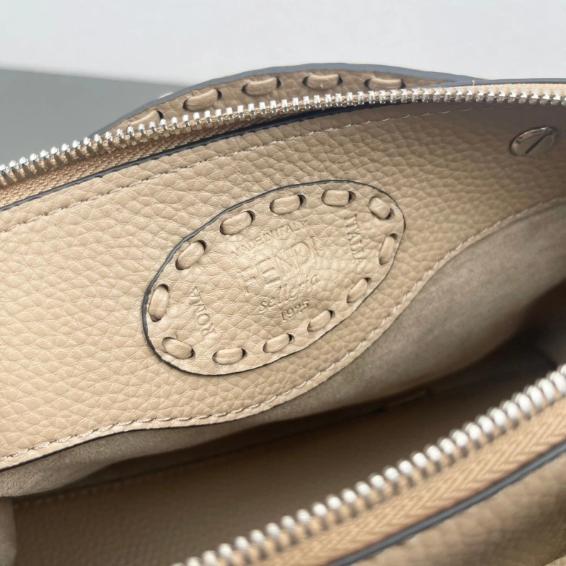 Fendi Top Handle Bags 4220D-0133