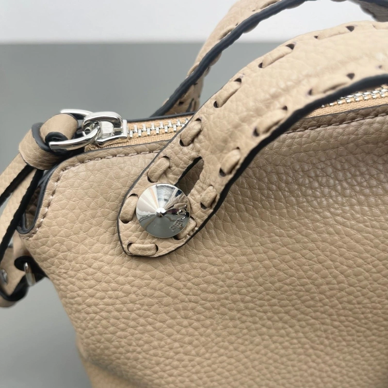 Fendi Top Handle Bags 4220D-0137