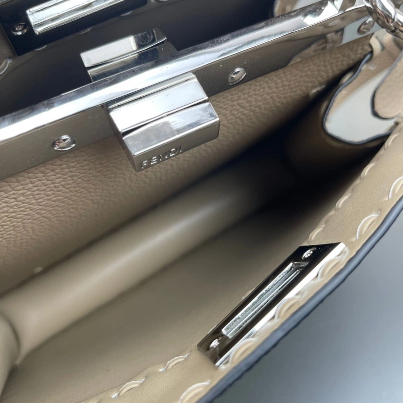 Fendi Top Handle Bags 4220D-0141