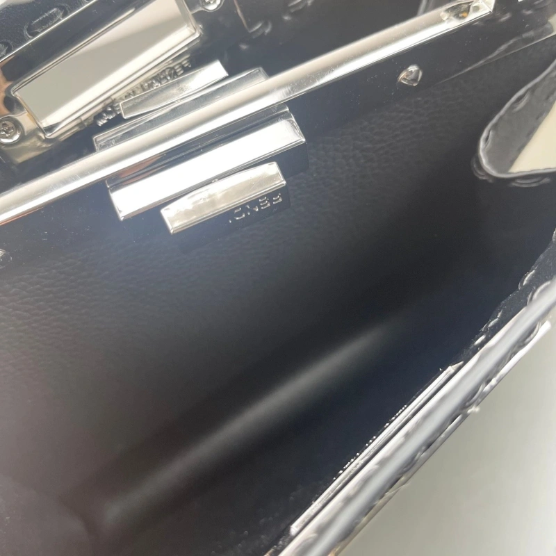 Fendi Top Handle Bags 4220D-0144