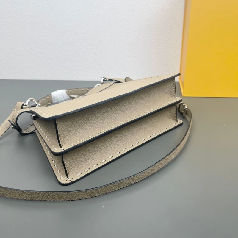 Fendi Top Handle Bags 4220D-0146