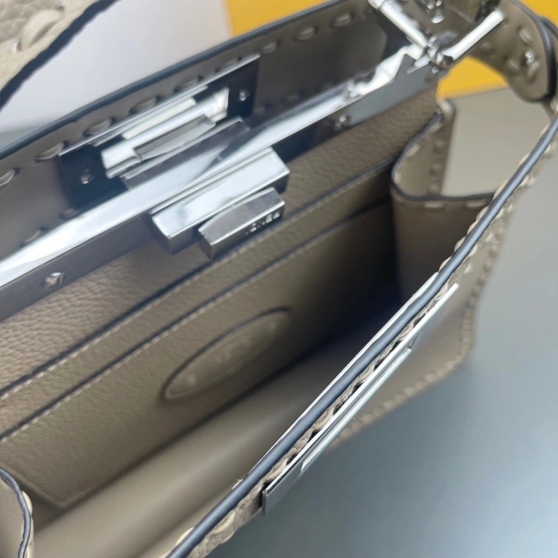 Fendi Top Handle Bags 4220D-0146