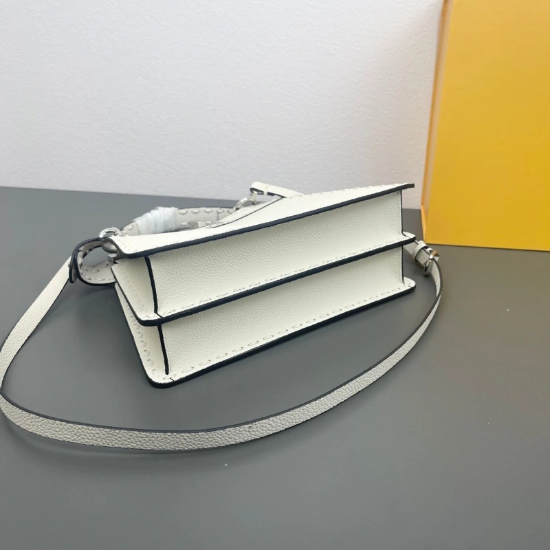 Fendi Top Handle Bags 4220D-0147