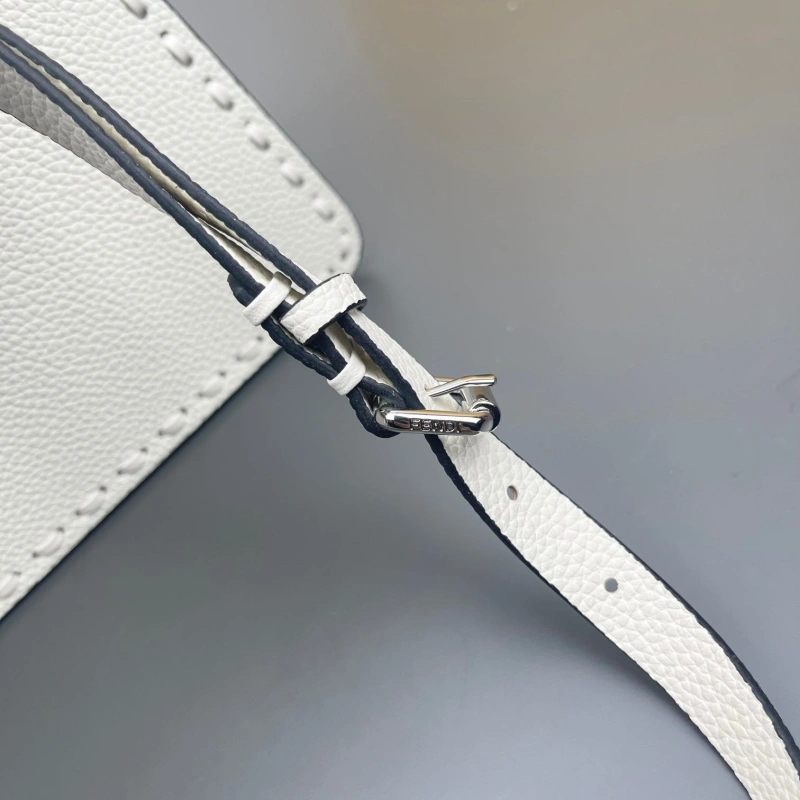 Fendi Top Handle Bags 4220D-0147