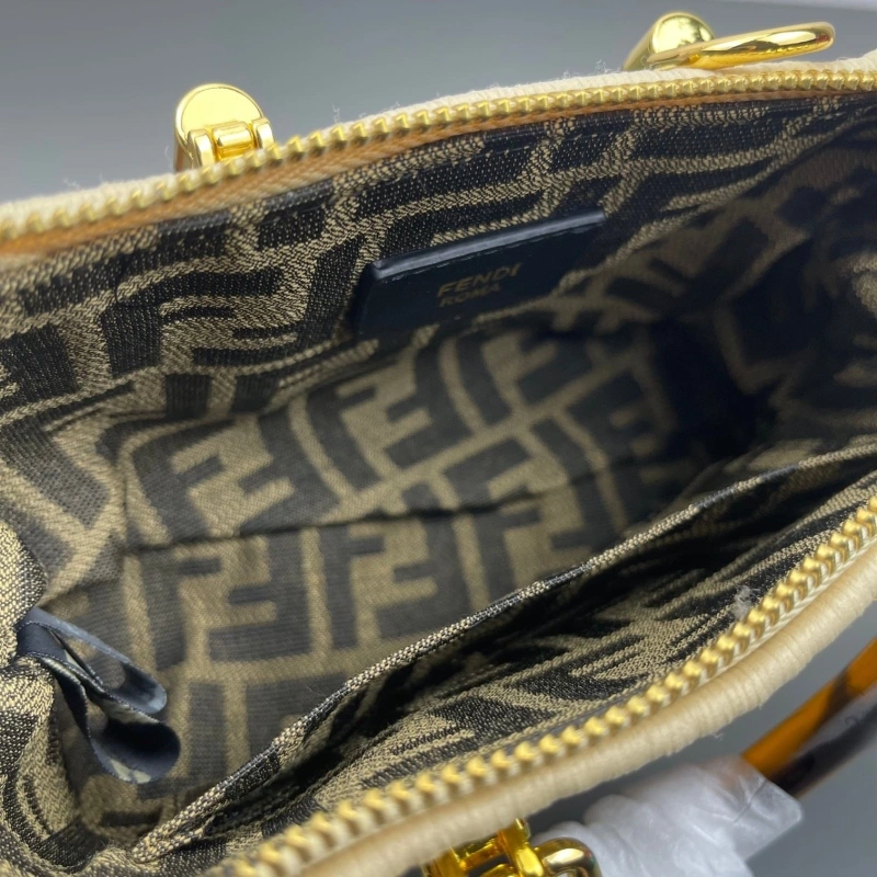 Fendi Top Handle Bags 4220D-0157