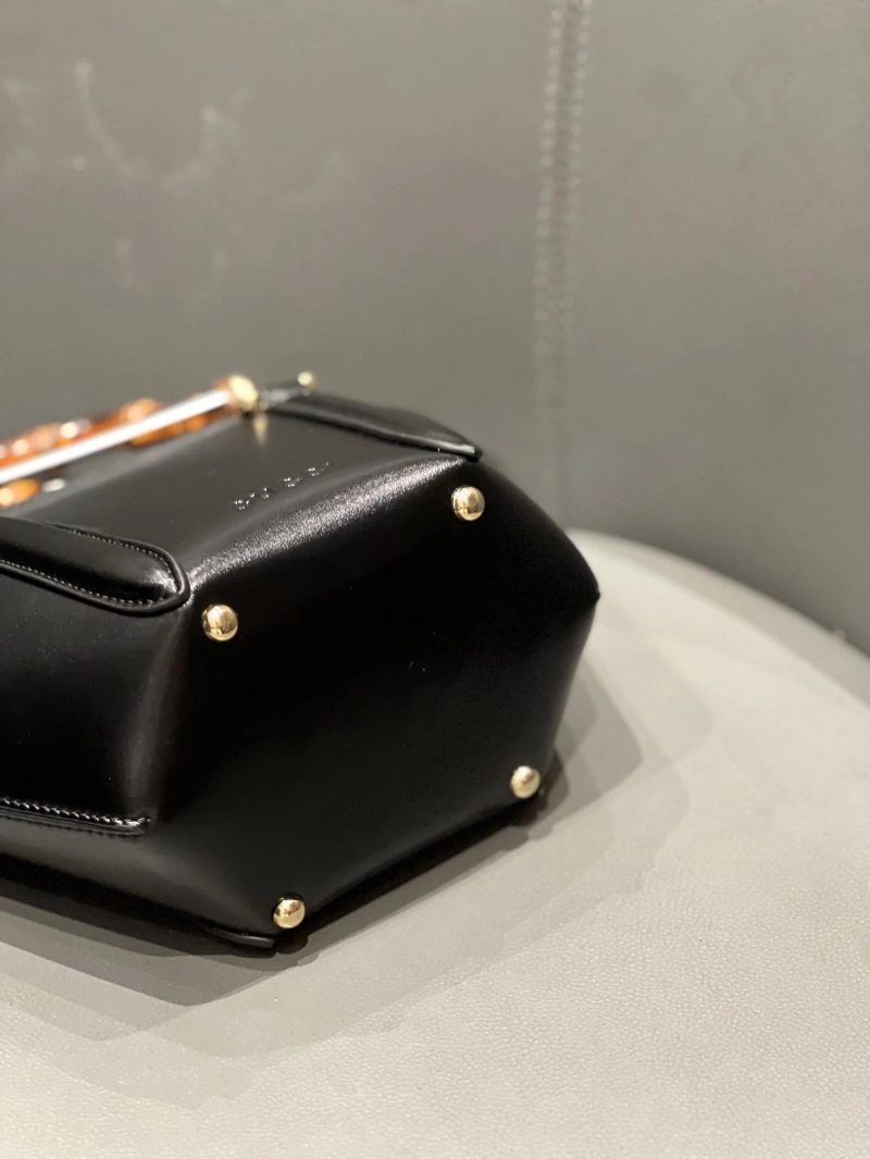 Gucci Shopping Bags 4220D-0330