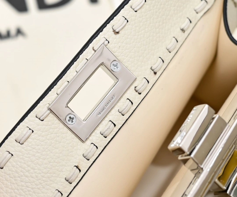 Fendi Top Handle Bags 4220D-0379