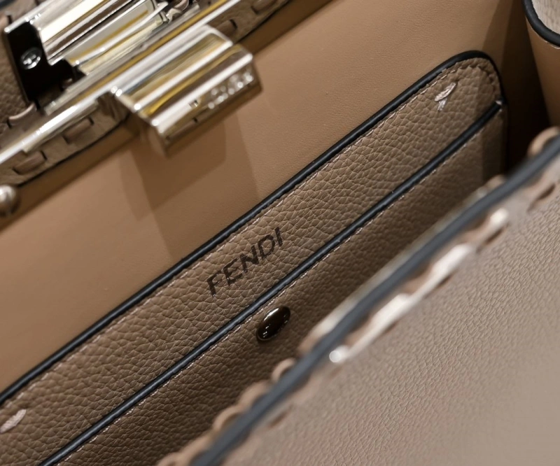 Fendi Top Handle Bags 4220D-0381