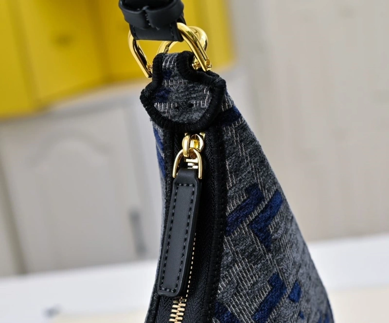 Fendi Top Handle Bags 4220D-0495