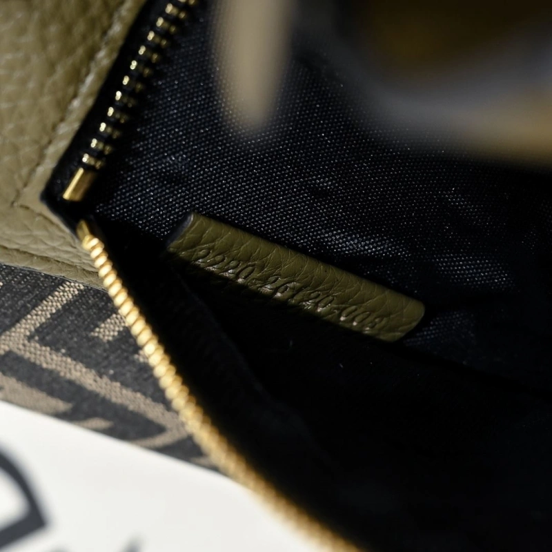 Fendi Shopping Bags 4220D-0504