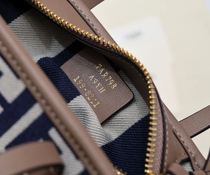 Fendi Shopping Bags 4220D-0516