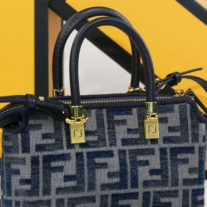 Fendi Top Handle Bags 4220D-0552