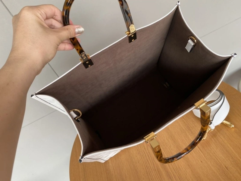 Fendi Shopping Bags 4222C-0054