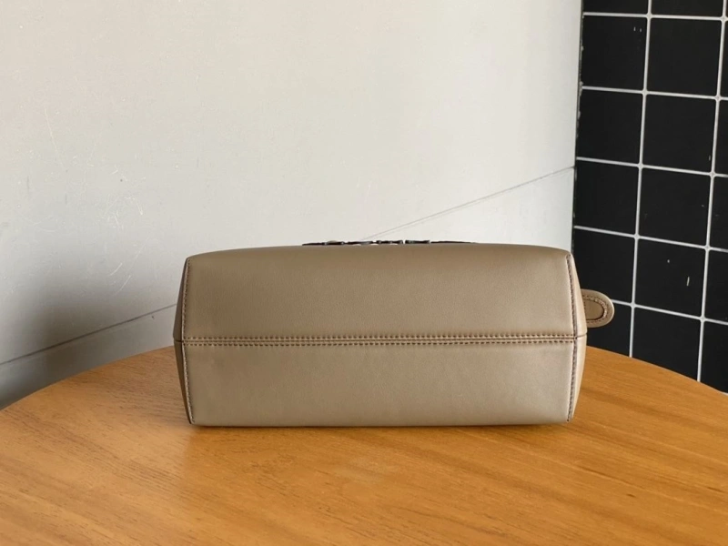Fendi Top Handle Bags 4222C-0090
