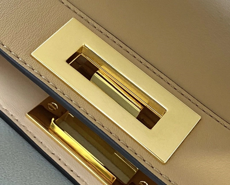 Fendi Top Handle Bags 4222C-0101