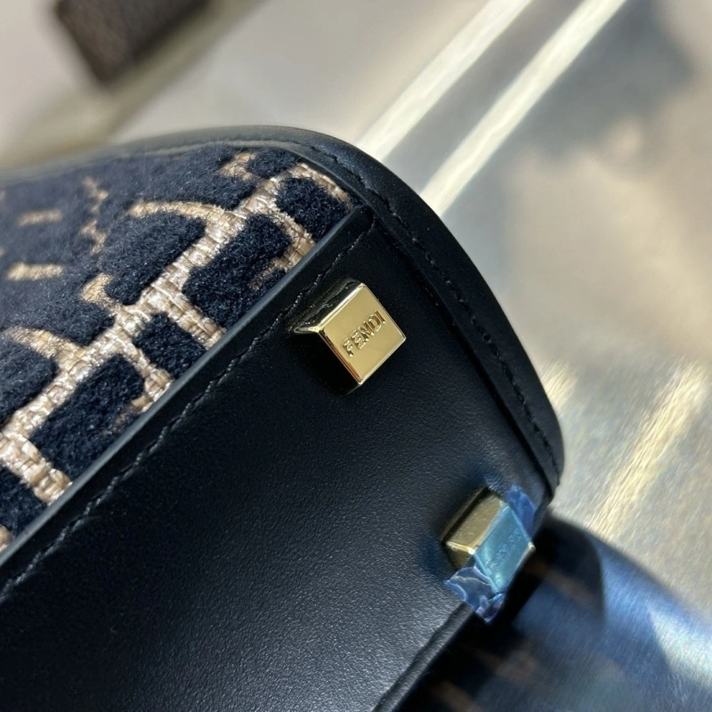 Fendi Top Handle Bags 4222C-0132