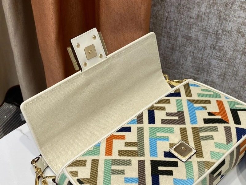 Fendi Baguette Bags 4222C-0140