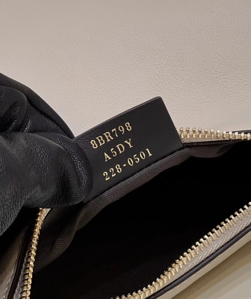 Fendi Top Handle Bags 4222C-0326