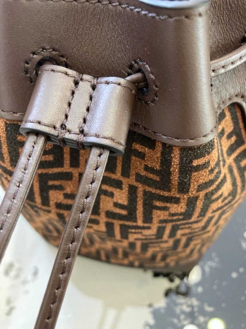 F**di bucket bags 4222c-0479