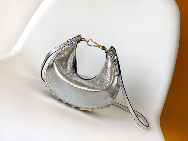 Fendi Top Handle Bags 4222C-0560