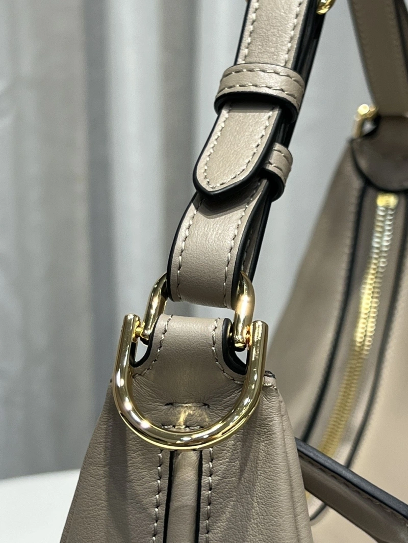 Fendi Top Handle Bags 4222C-0600