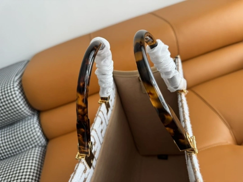 Fendi Shopping Bags 4222C-0638