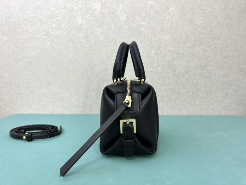 Fendi Top Handle Bags 4222C-0724