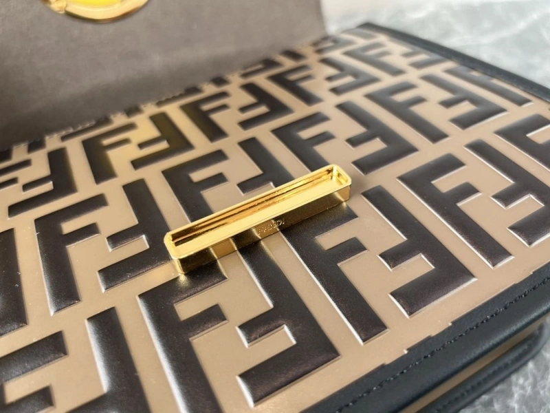 Fendi Top Handle Bags 4222C-0725