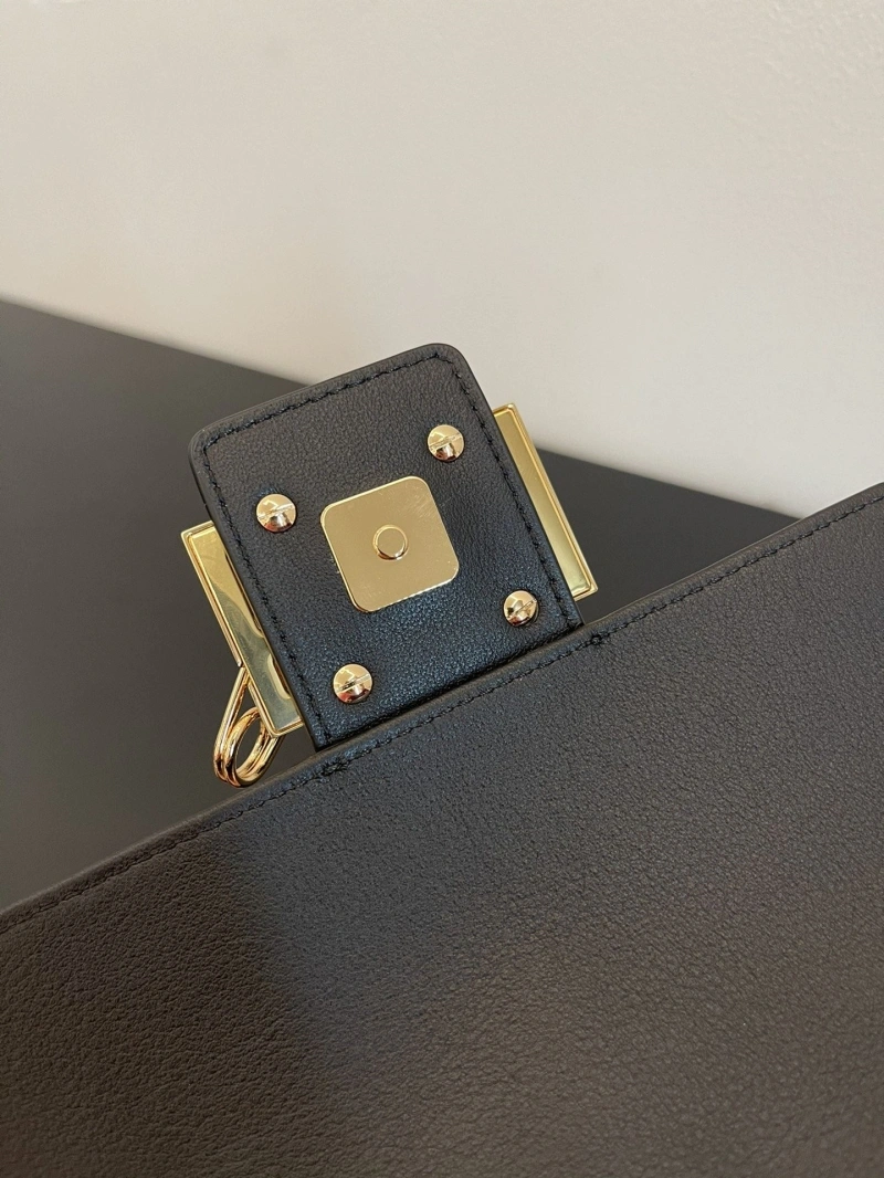 Fendi Baguette Bags 4222C-0885