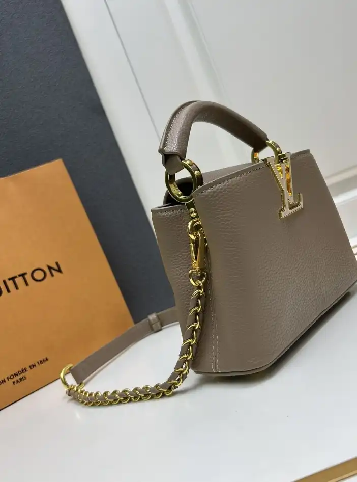 LV Capucines Bags 4224-0148