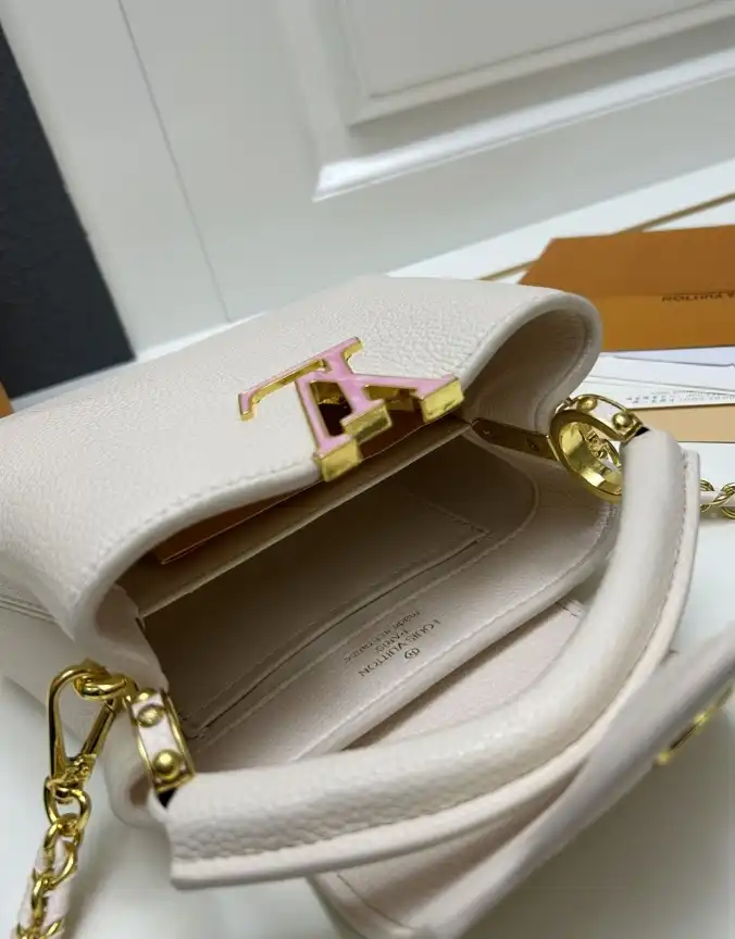 LV Capucines Bags 4224-0151