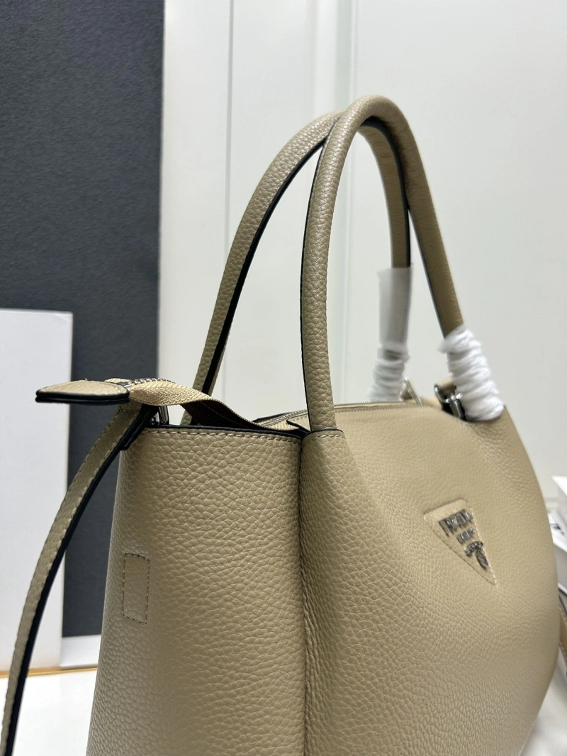 Prada Top Handle Bags 4224-0197