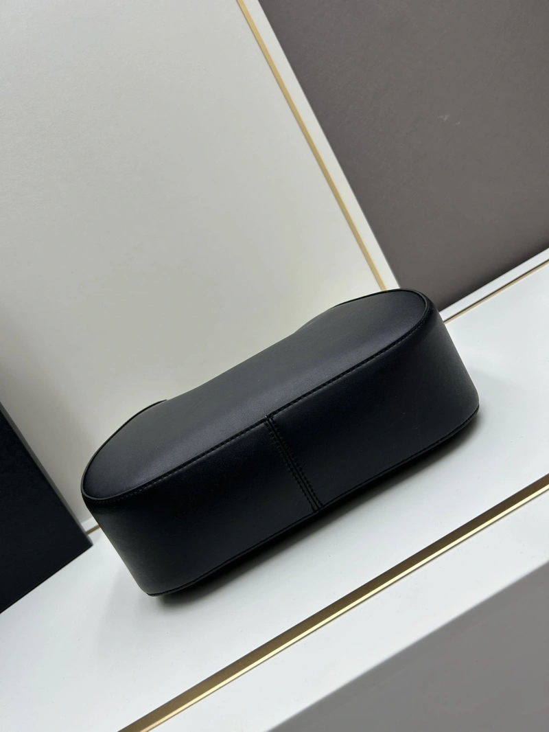 Fendi Top Handle Bags 4224-0271