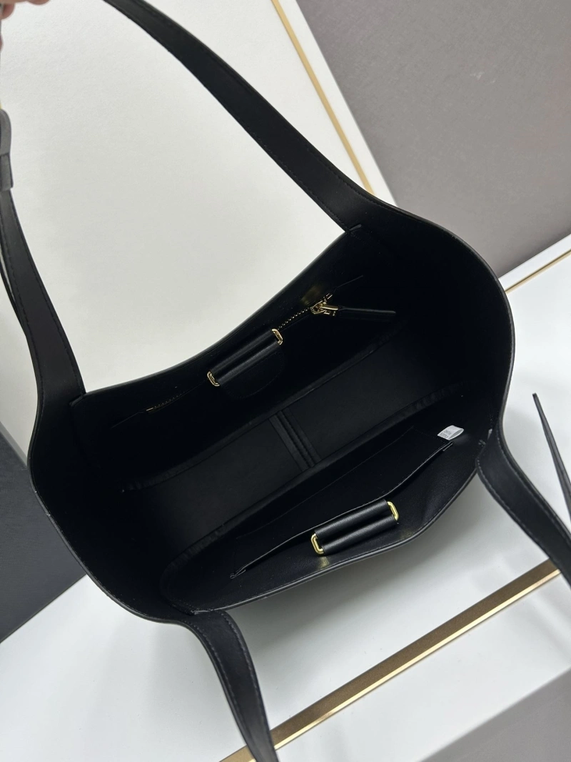 Fendi Top Handle Bags 4224-0271