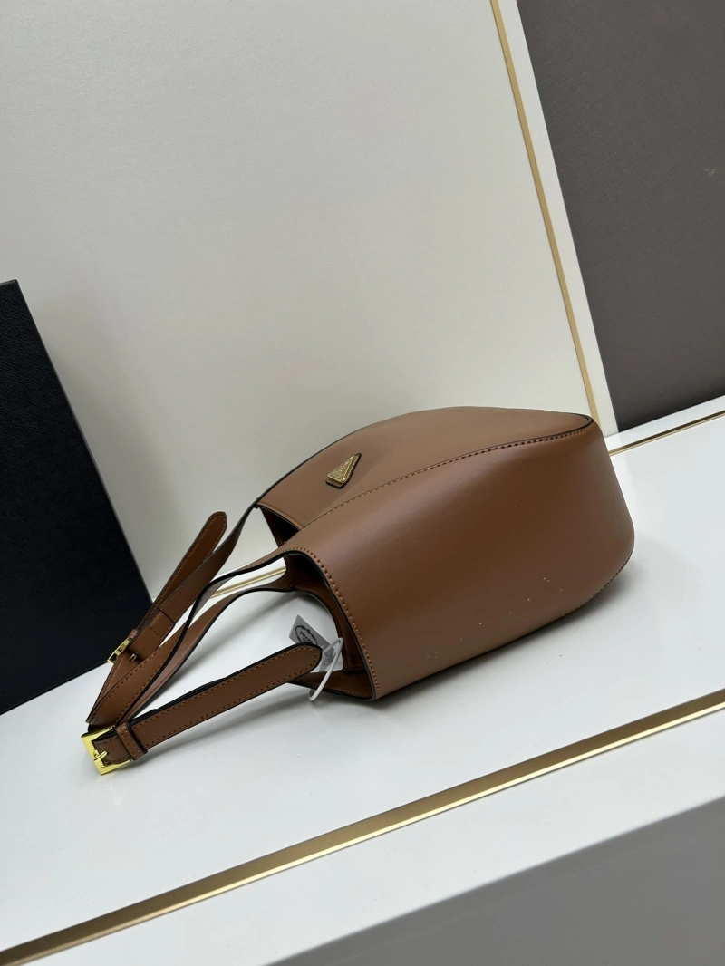 Fendi Top Handle Bags 4224-0272