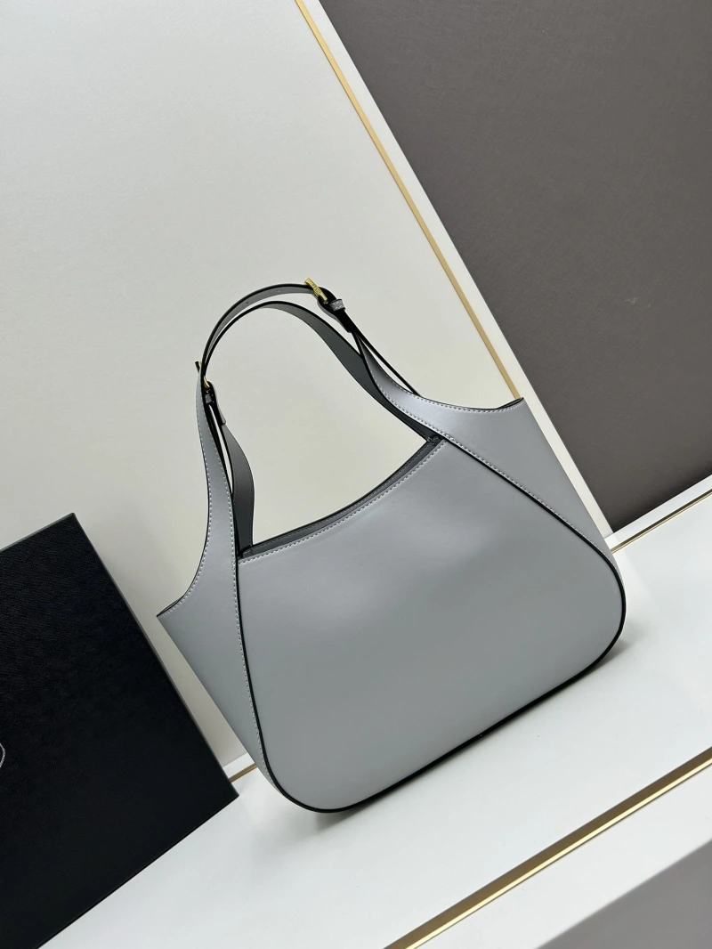 Fendi Top Handle Bags 4224-0273