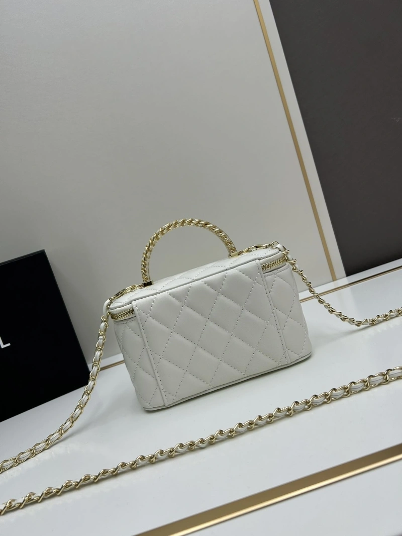 Chanel Cosmetic Bags 4224-0335