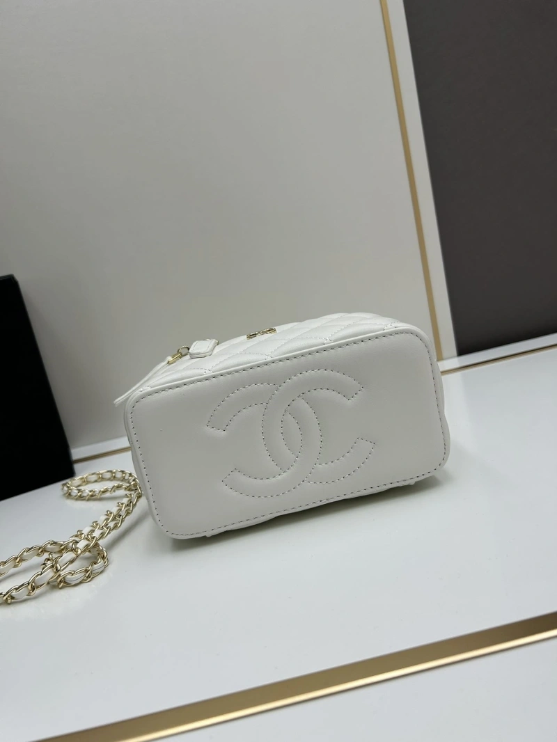 Chanel Cosmetic Bags 4224-0335