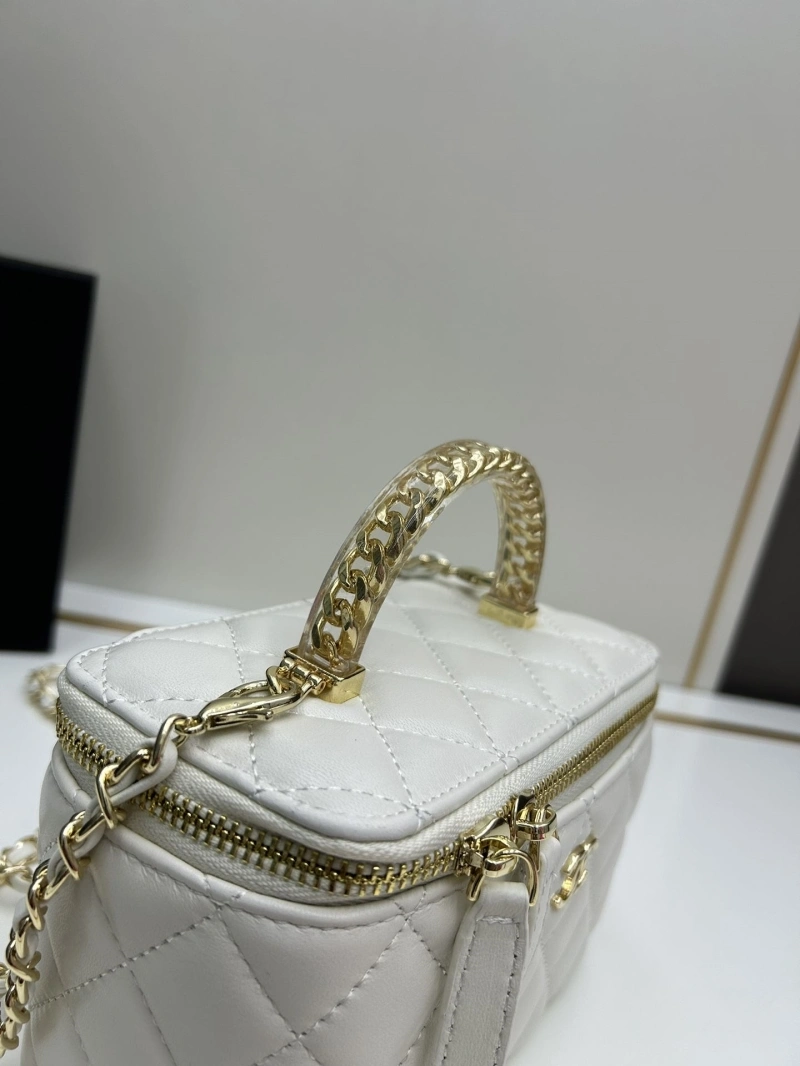 Chanel Cosmetic Bags 4224-0335