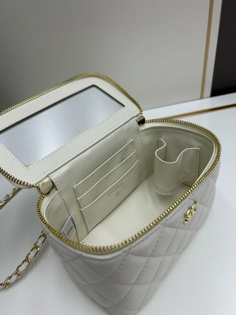 Chanel Cosmetic Bags 4224-0335