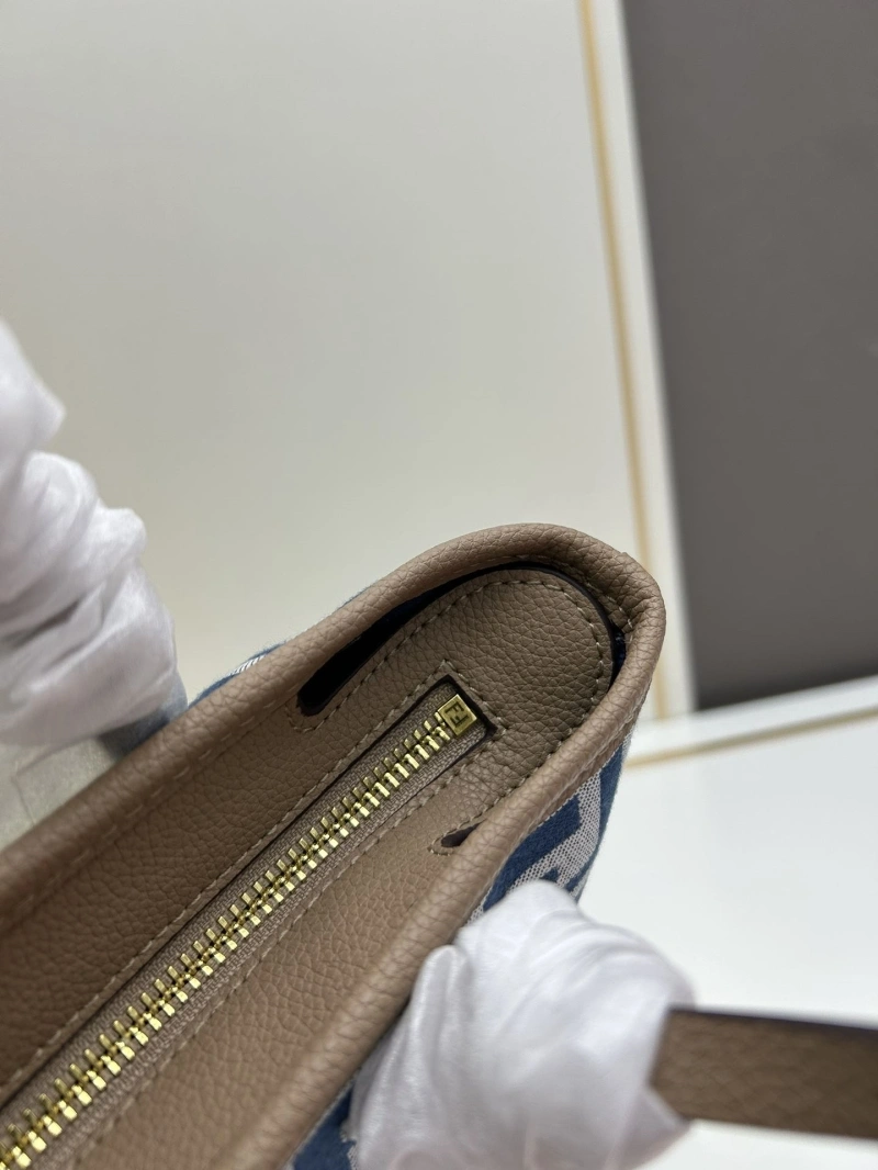 Fendi Top Handle Bags 4224-0419