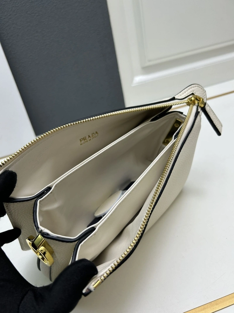 Prada Satchel Bags 4224-0539