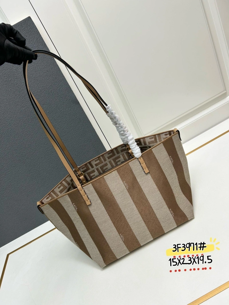 Fendi Shopping Bags 4224-0557